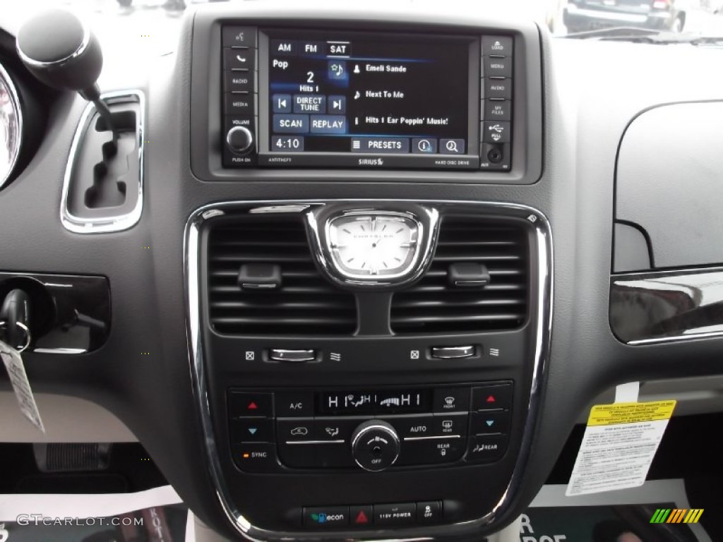 2013 Chrysler Town & Country Touring Controls Photo #75235092