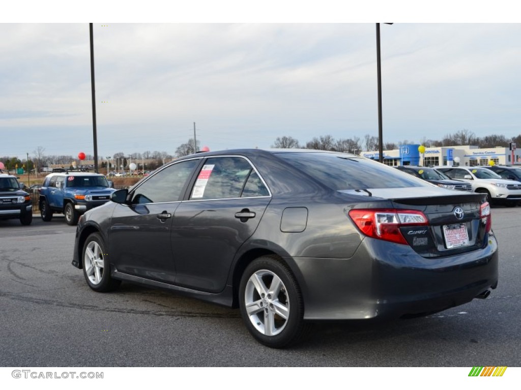 2012 Camry SE - Magnetic Gray Metallic / Black photo #3