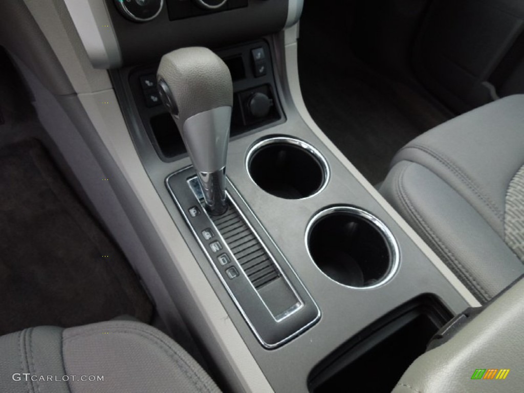 2010 Traverse LS - Silver Ice Metallic / Dark Gray/Light Gray photo #12