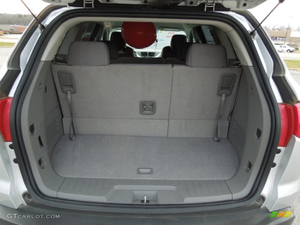 2010 Traverse LS - Silver Ice Metallic / Dark Gray/Light Gray photo #19