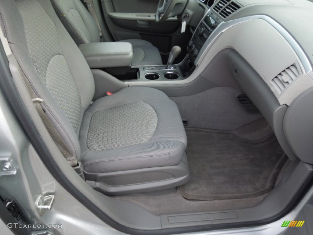 2010 Traverse LS - Silver Ice Metallic / Dark Gray/Light Gray photo #21