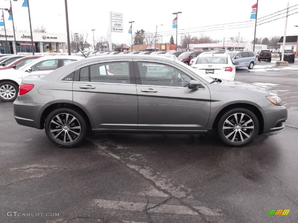 2013 200 S Sedan - Tungsten Metallic / Black photo #2