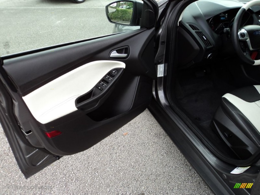 2012 Ford Focus SEL 5-Door Arctic White Leather Door Panel Photo #75236808