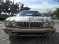 Topaz Metallic - XJ Vanden Plas Photo No. 2