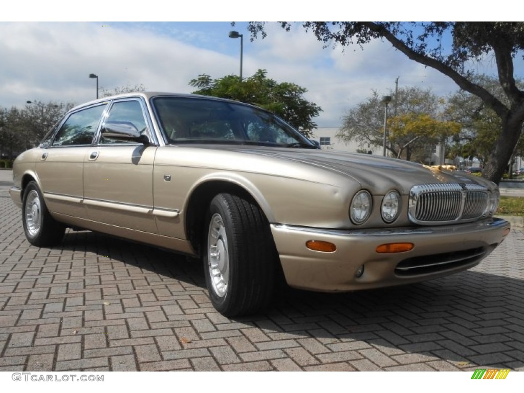 2000 XJ Vanden Plas - Topaz Metallic / Cashmere photo #3