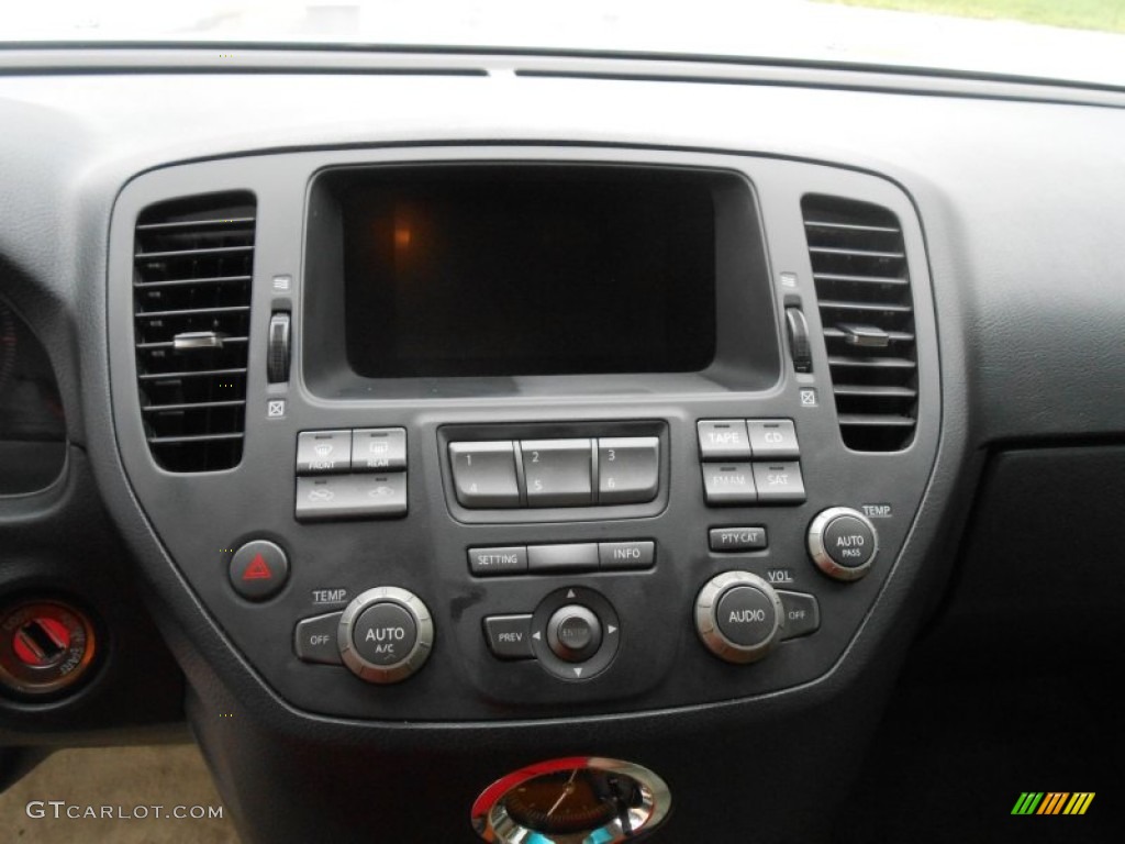 2004 Infiniti M 45 Controls Photo #75242280