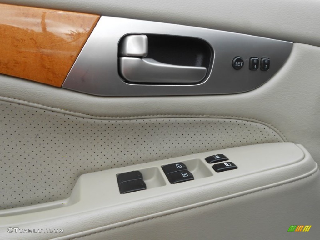 2004 Infiniti M 45 Controls Photo #75242406
