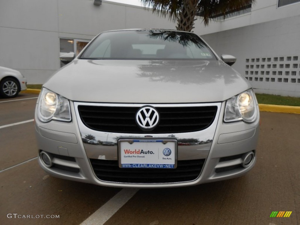 2010 Eos Komfort - Opal Silver / Titan Black photo #2