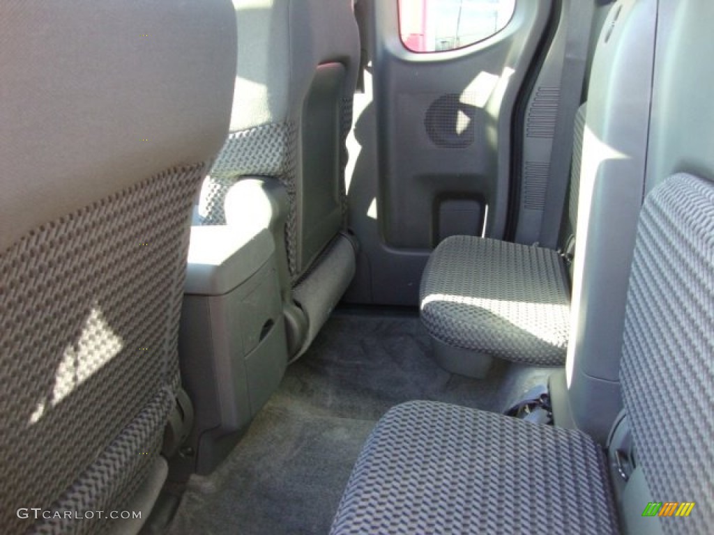 2011 Frontier SV V6 King Cab 4x4 - Super Black / Graphite photo #8