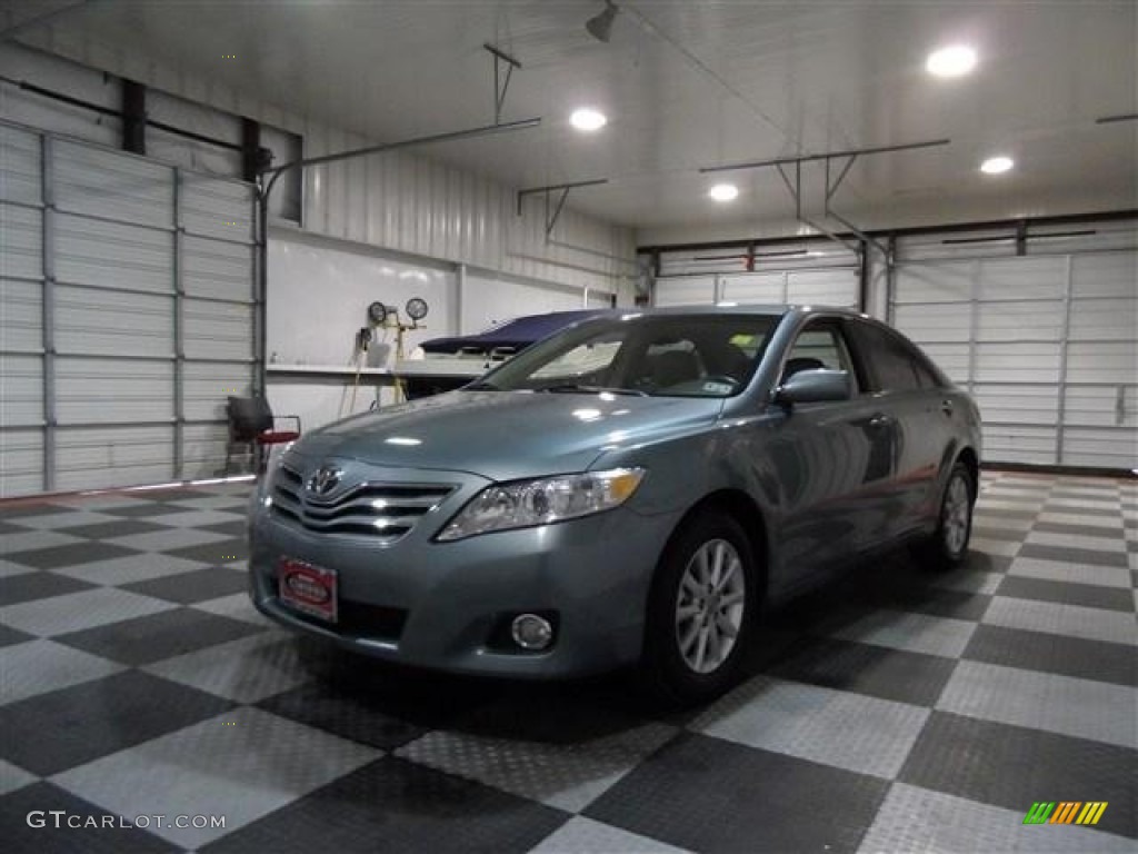 2011 Camry XLE - Aloe Green Metallic / Bisque photo #3
