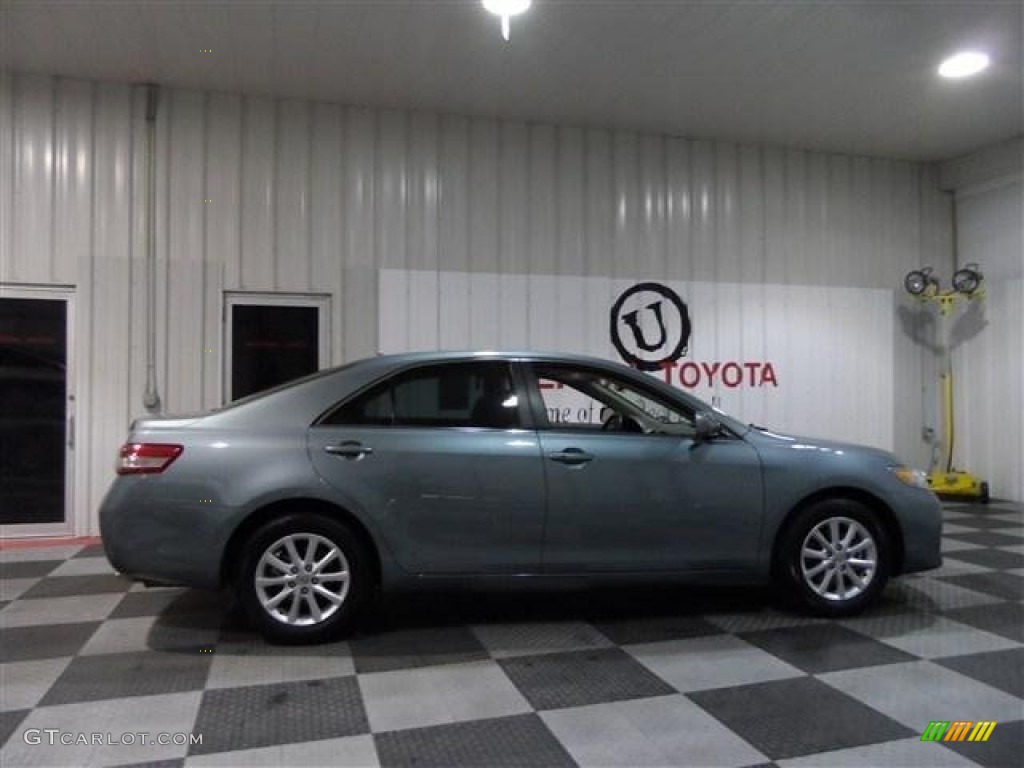 2011 Camry XLE - Aloe Green Metallic / Bisque photo #7