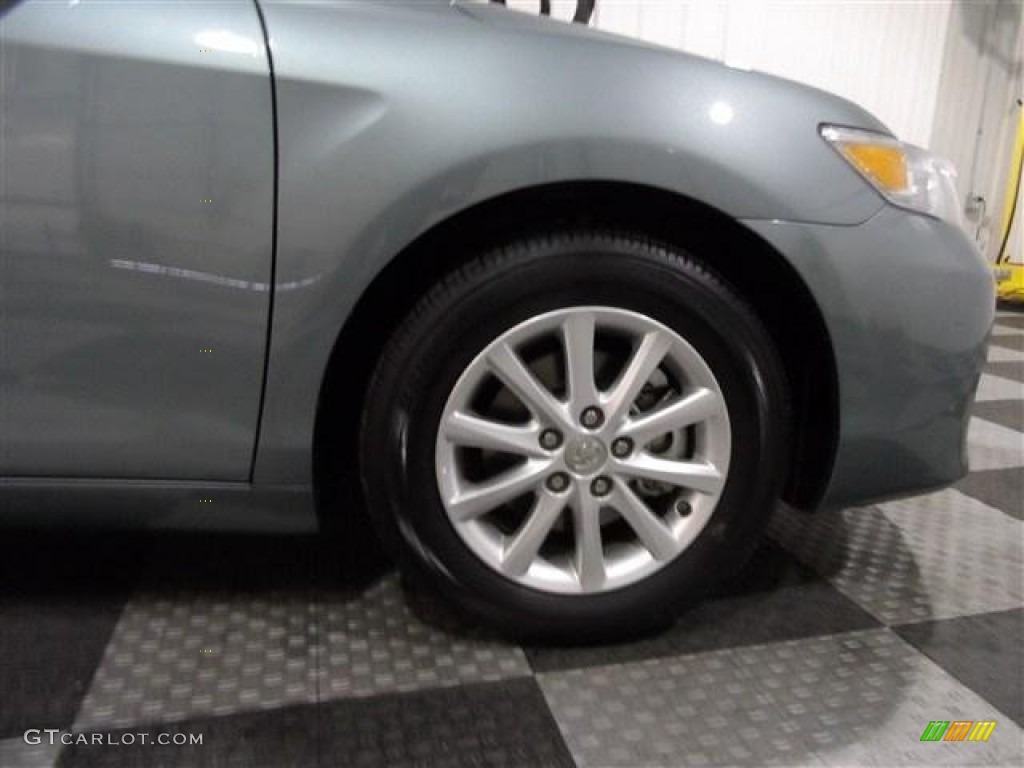 2011 Camry XLE - Aloe Green Metallic / Bisque photo #8