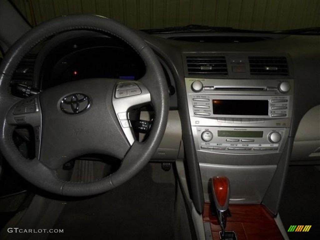 2011 Camry XLE - Aloe Green Metallic / Bisque photo #13