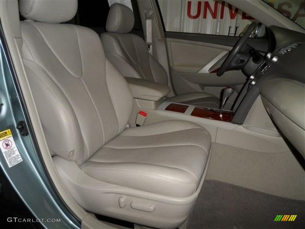 2011 Camry XLE - Aloe Green Metallic / Bisque photo #18