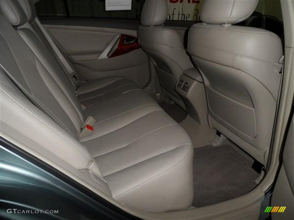 2011 Camry XLE - Aloe Green Metallic / Bisque photo #19