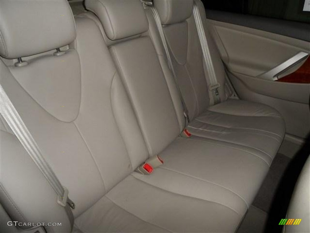 2011 Camry XLE - Aloe Green Metallic / Bisque photo #20