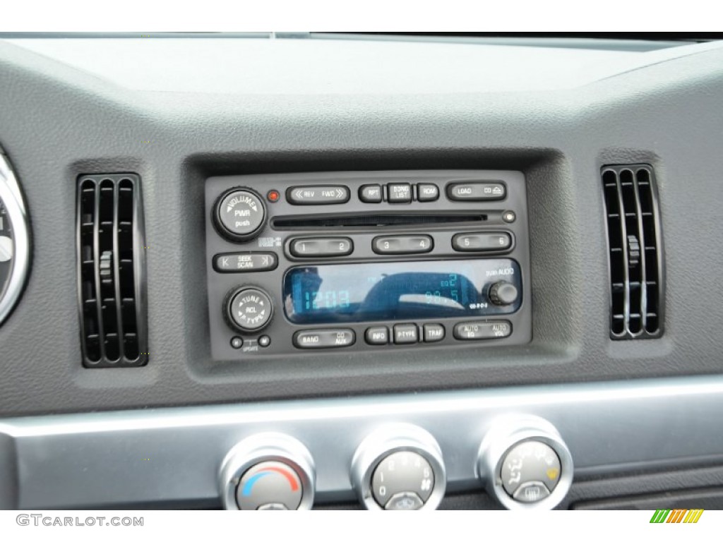 2004 Chevrolet SSR Standard SSR Model Audio System Photo #75253197