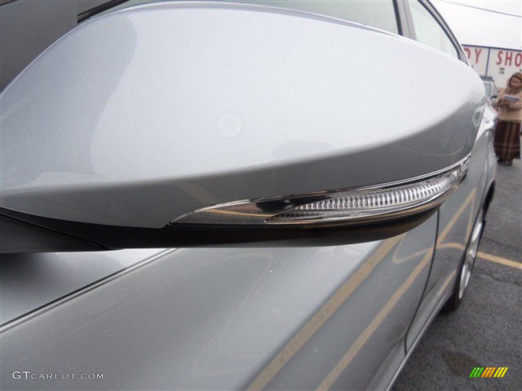 2013 Elantra Limited - Silver / Gray photo #4