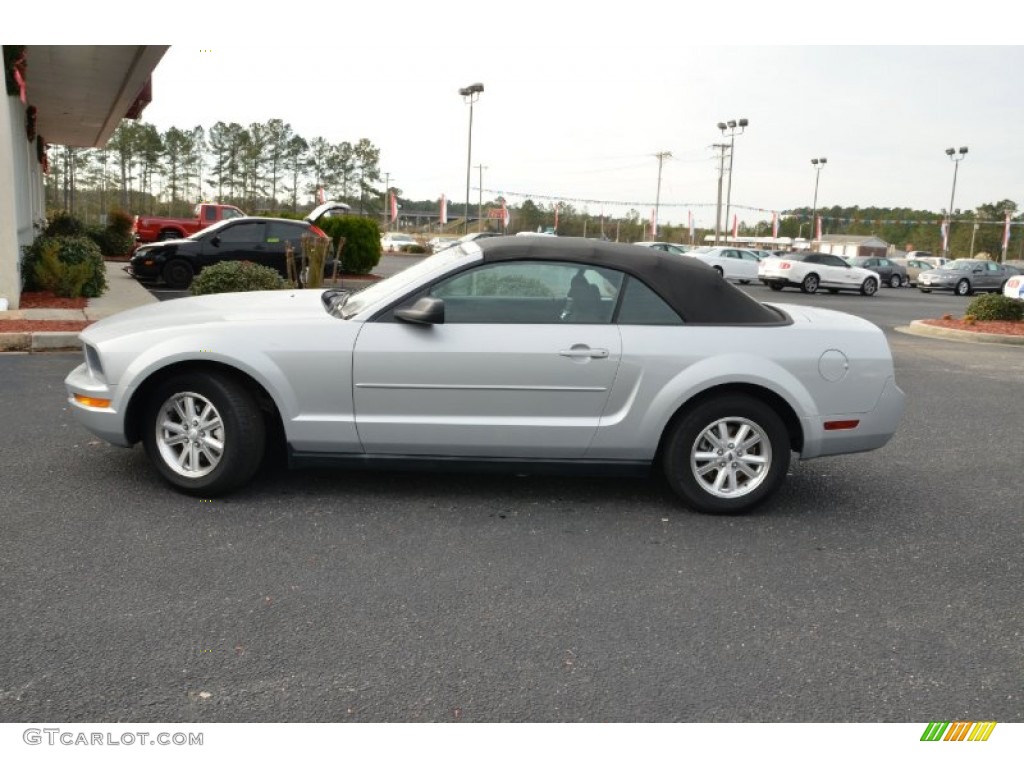 2007 Mustang V6 Deluxe Convertible - Satin Silver Metallic / Dark Charcoal photo #8