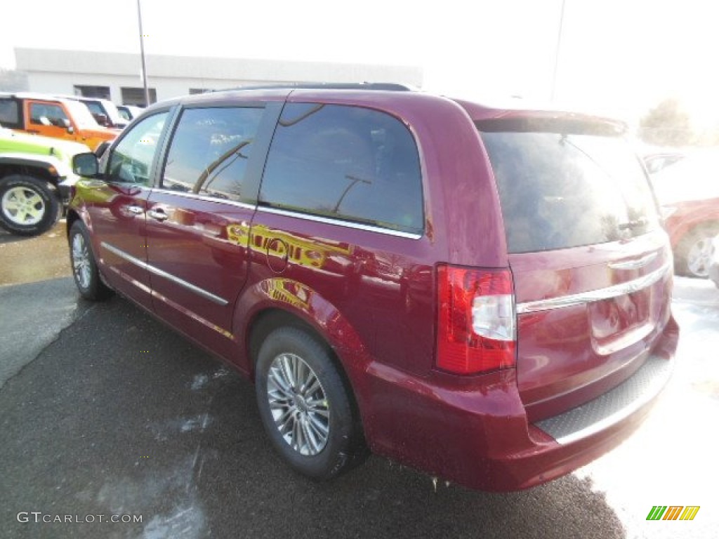 2013 Town & Country Touring - L - Deep Cherry Red Crystal Pearl / Black/Light Graystone photo #8