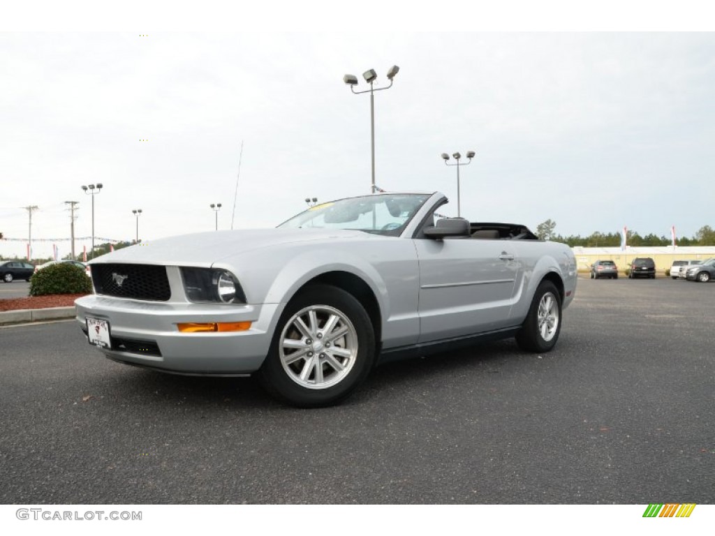 2007 Mustang V6 Deluxe Convertible - Satin Silver Metallic / Dark Charcoal photo #14