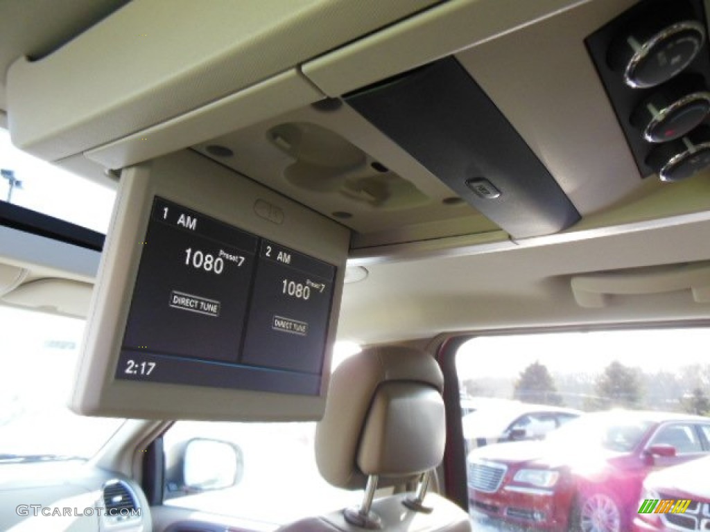 2013 Town & Country Touring - L - Deep Cherry Red Crystal Pearl / Black/Light Graystone photo #15