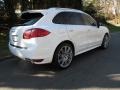 White - Cayenne Turbo Photo No. 6