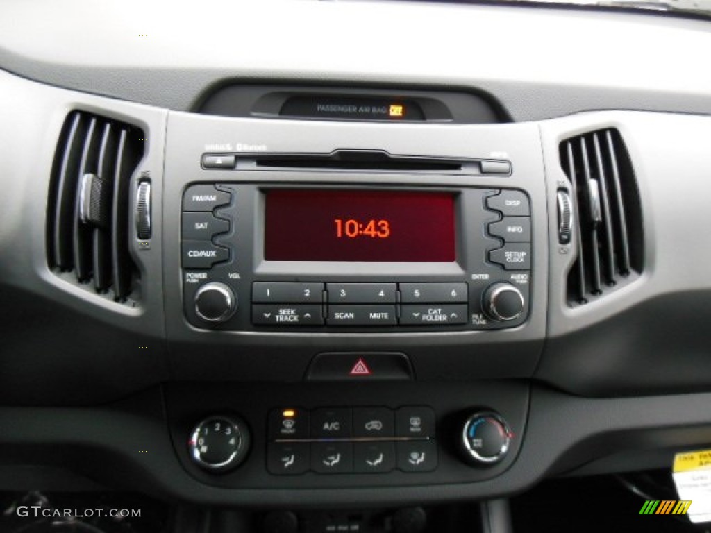 2013 Kia Sportage LX Controls Photo #75265404