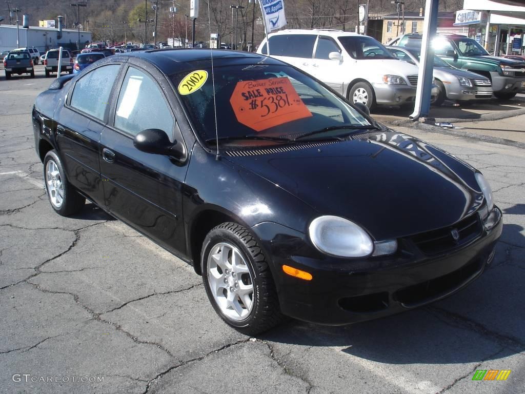 2002 Neon SXT - Black Clearcoat / Dark Slate Gray photo #18