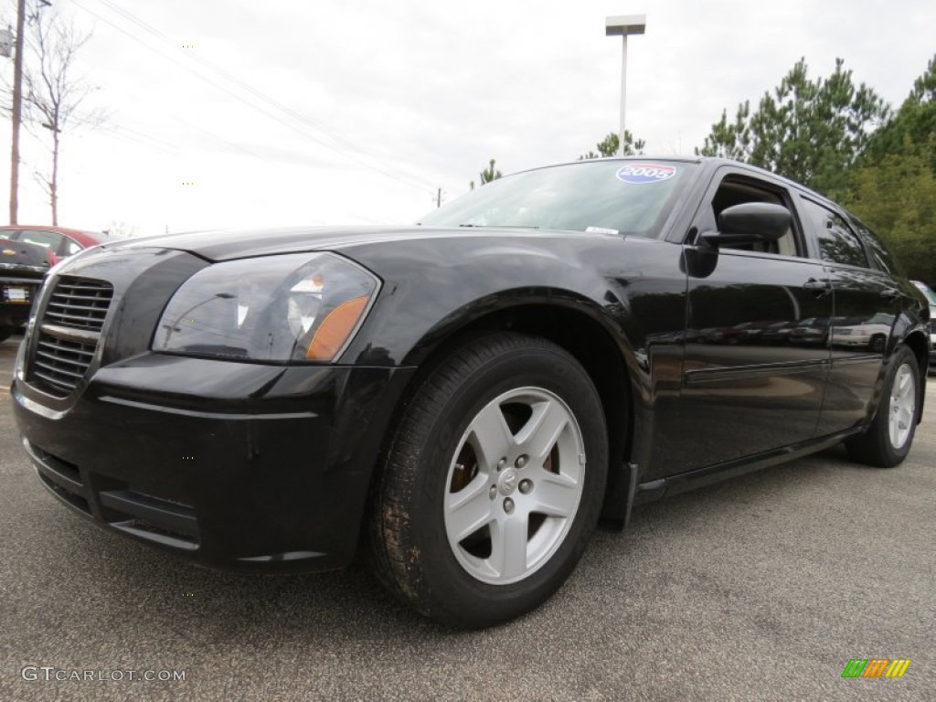 2005 Magnum SXT - Brilliant Black Crystal Pearl / Dark Slate Gray/Light Graystone photo #1