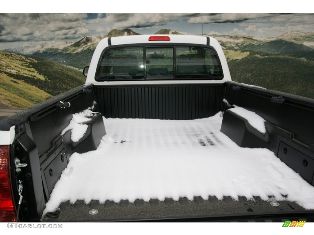 2013 Tacoma Regular Cab 4x4 - Super White / Graphite photo #8