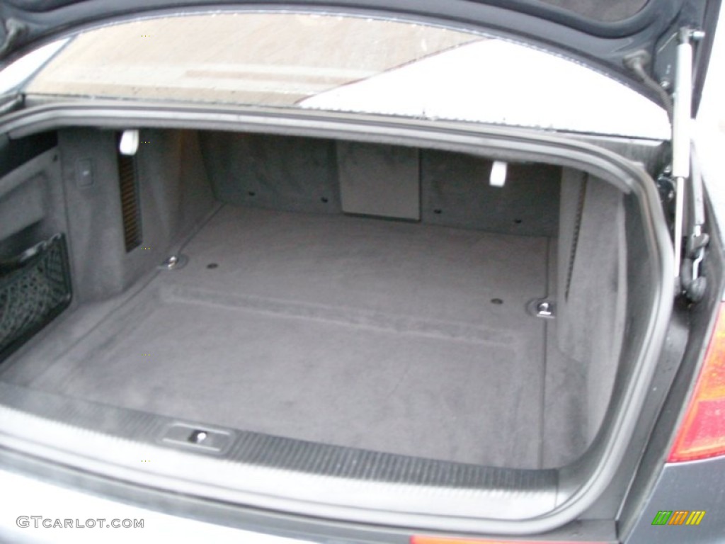 2004 Audi A8 L 4.2 quattro Trunk Photos