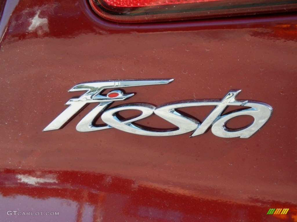 2013 Fiesta SE Sedan - Ruby Red / Charcoal Black photo #4