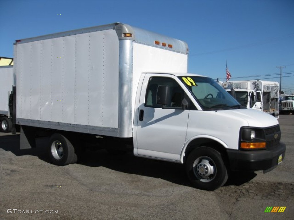 2009 Express Cutaway 3500 Commercial Moving Van - Summit White / Medium Pewter photo #1