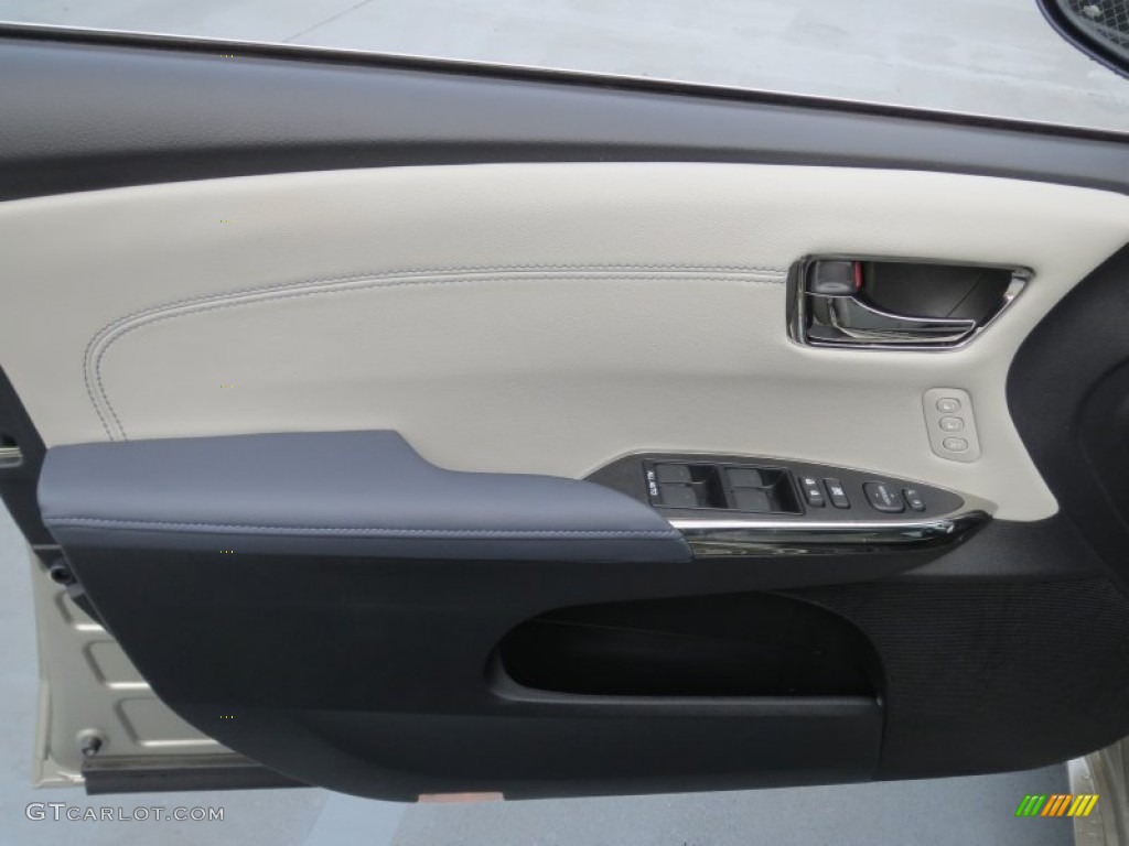 2013 Toyota Avalon Limited Light Gray Door Panel Photo #75274710
