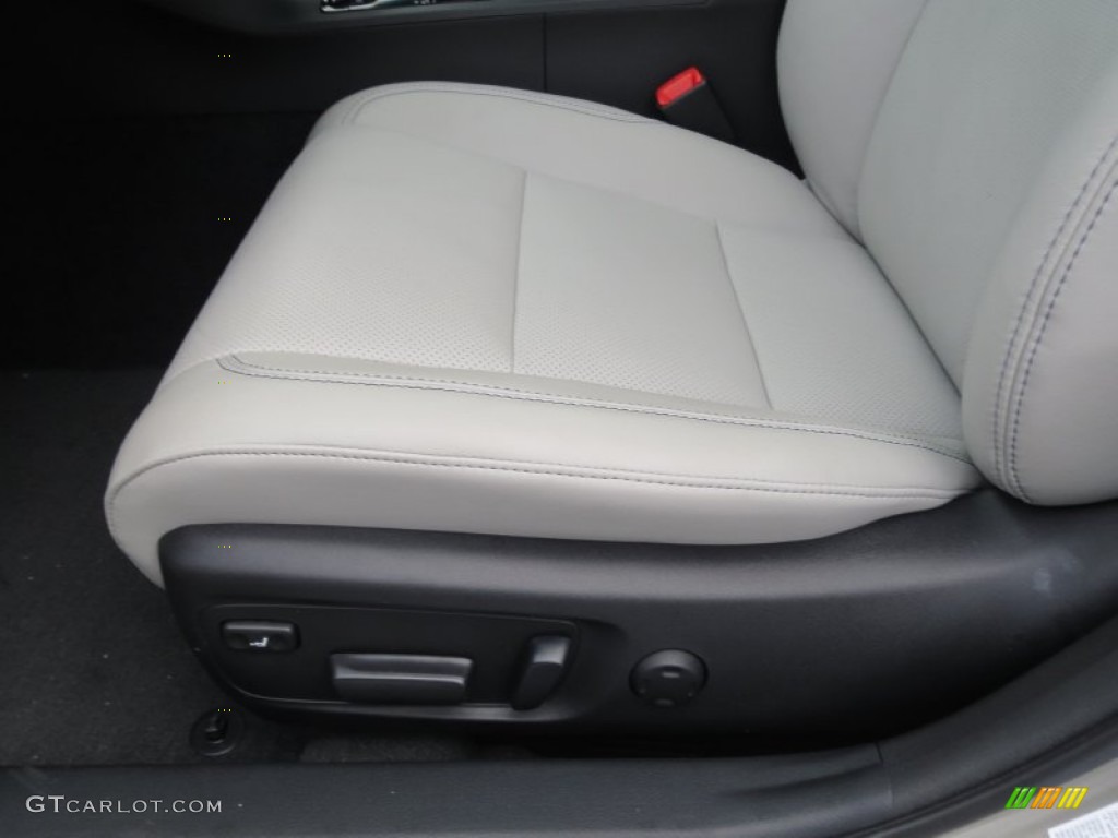 2013 Toyota Avalon Limited Front Seat Photo #75274767