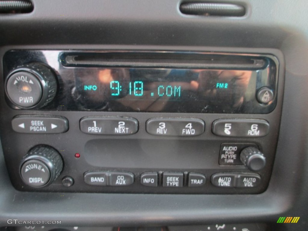 2005 Chevrolet Monte Carlo LT Audio System Photos