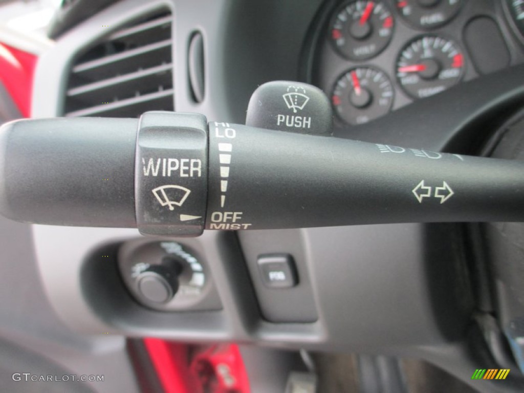 2005 Chevrolet Monte Carlo LT Controls Photos