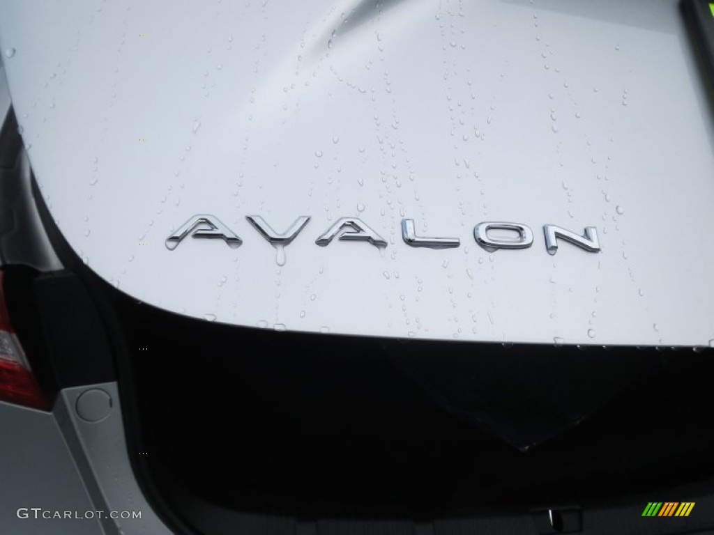 2013 Avalon Limited - Classic Silver Metallic / Light Gray photo #12