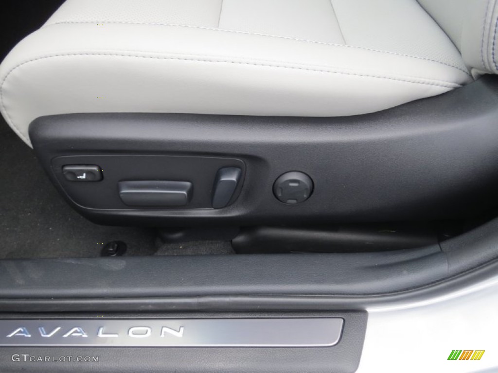 2013 Toyota Avalon Limited Front Seat Photo #75275274