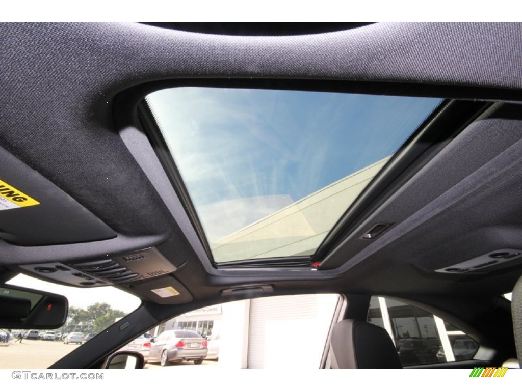 2011 BMW 1 Series 135i Coupe Sunroof Photos