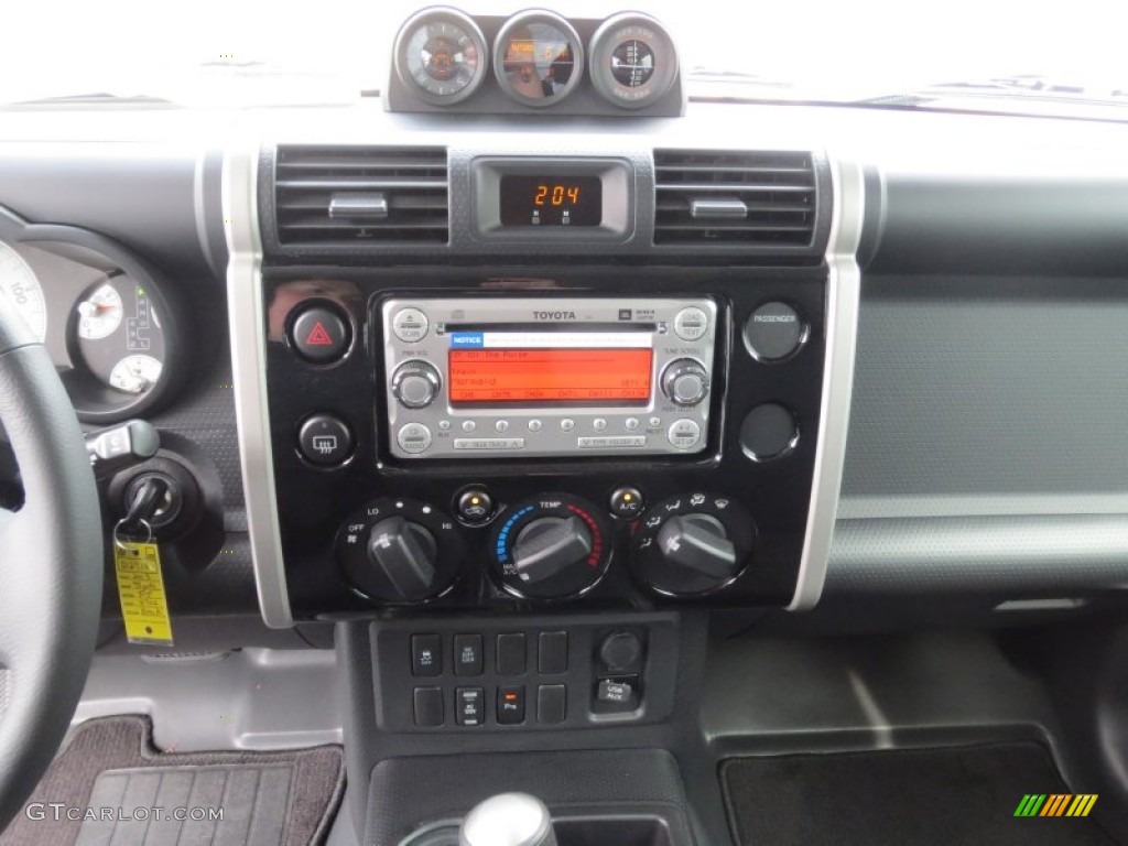 2013 Toyota FJ Cruiser Standard FJ Cruiser Model Controls Photo #75277968