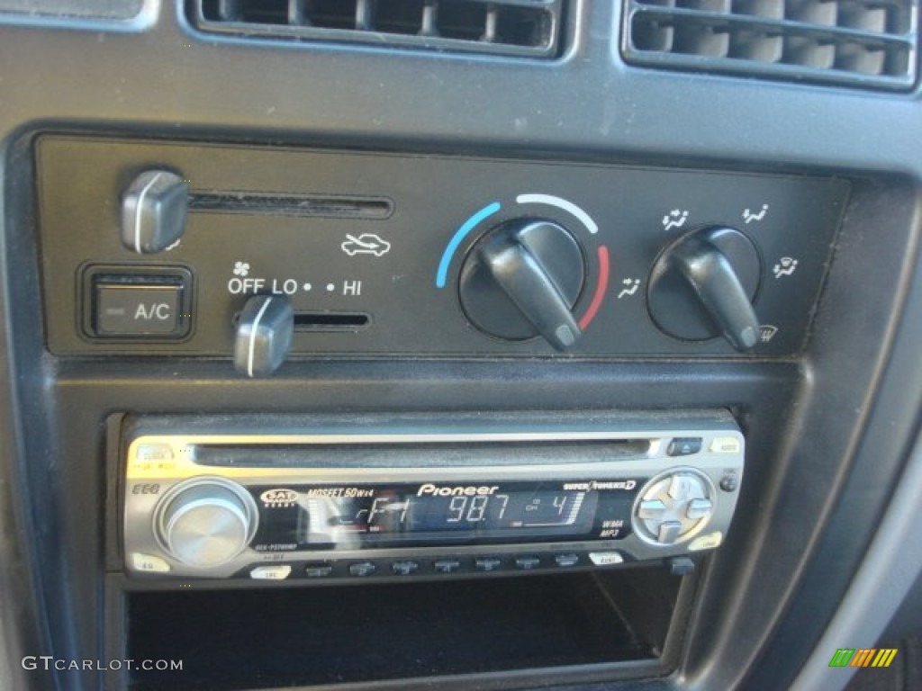 1999 Tacoma SR5 Extended Cab 4x4 - Black Metallic / Gray photo #13
