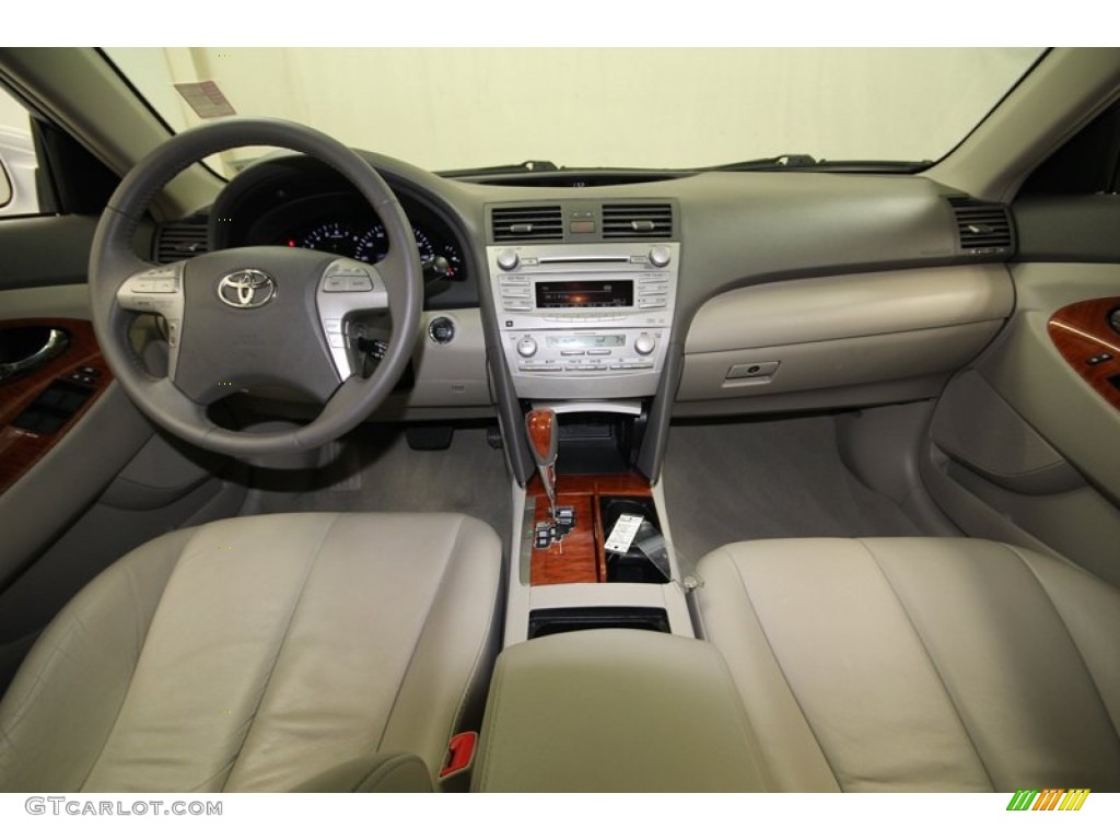 2010 Camry XLE V6 - Super White / Bisque photo #4