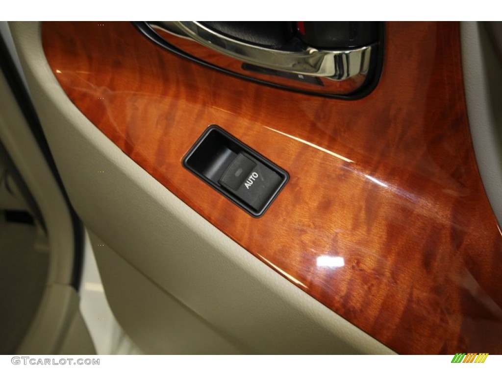 2010 Camry XLE V6 - Super White / Bisque photo #36