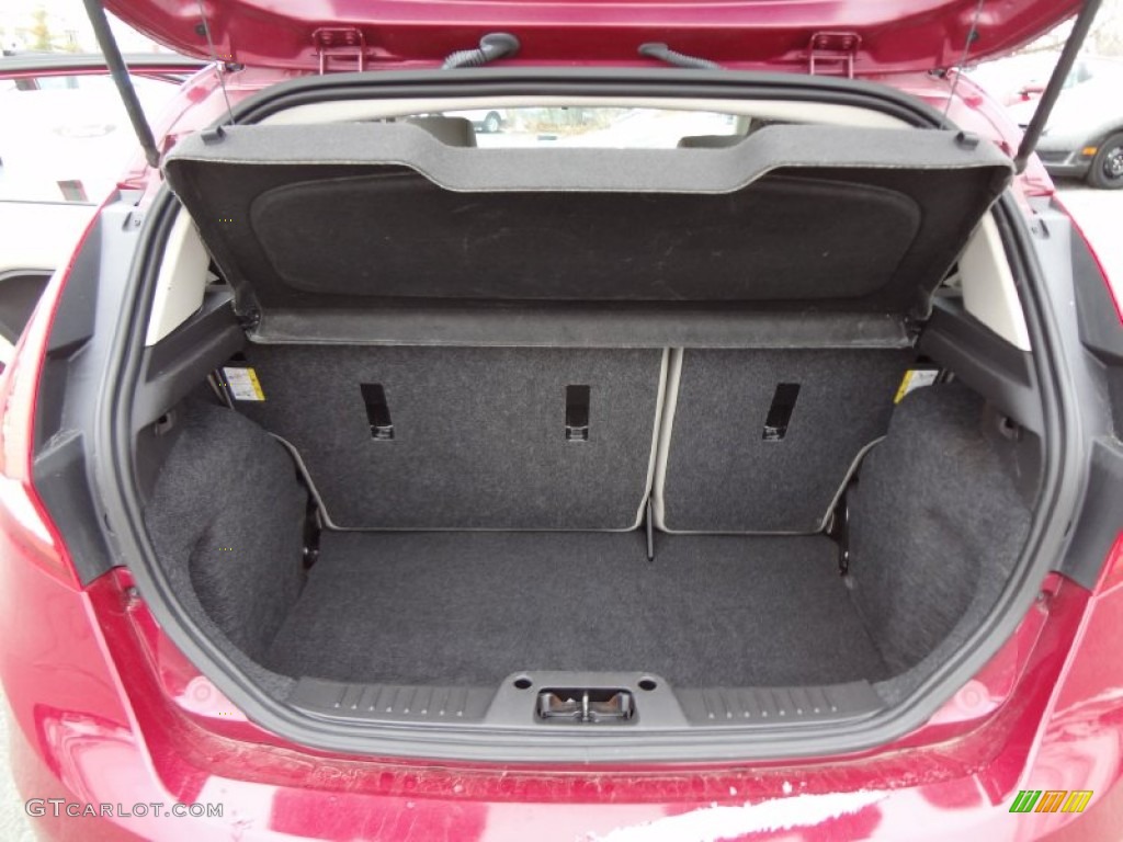 2011 Ford Fiesta SE Hatchback Trunk Photo #75284106