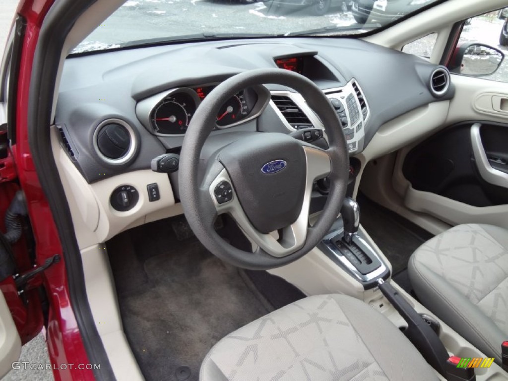 Light Stone/Charcoal Black Cloth Interior 2011 Ford Fiesta SE Hatchback Photo #75284139