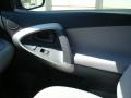 Classic Silver Metallic - RAV4 4WD Photo No. 17