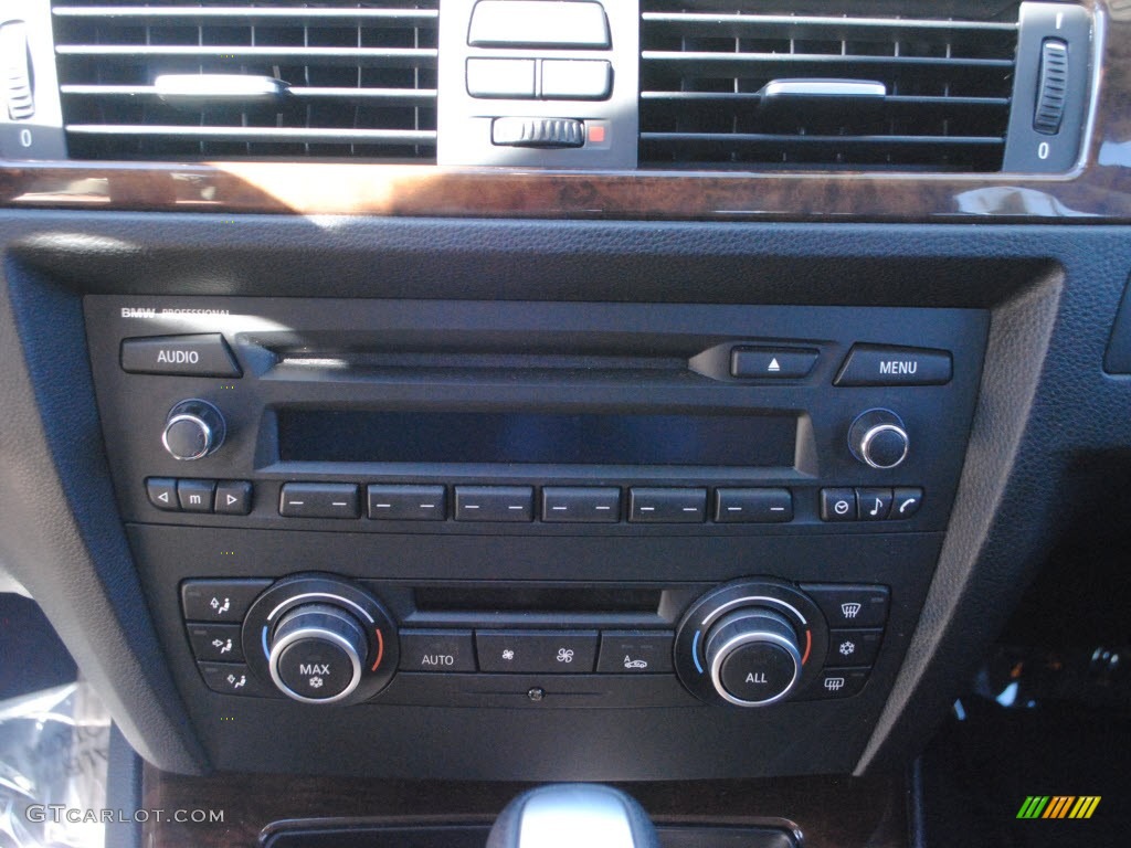 2010 3 Series 328i Sedan - Jet Black / Black photo #23