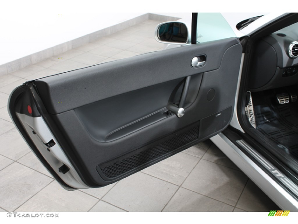2004 Audi TT 1.8T Roadster Charcoal Door Panel Photo #75292577